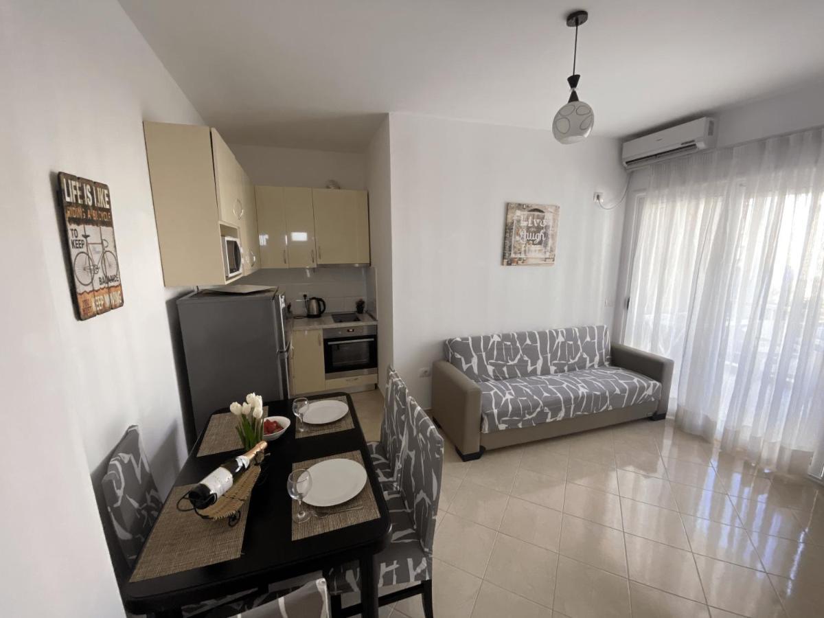 Madernas Bernad Apartment Orikum Exterior foto